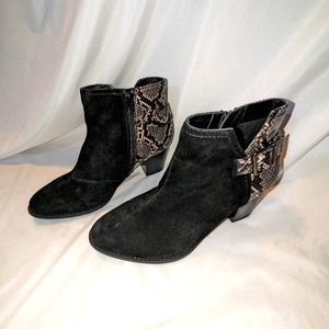Vionic Naomi Snakeskin Ankle Boots; US Size 8; Never worn